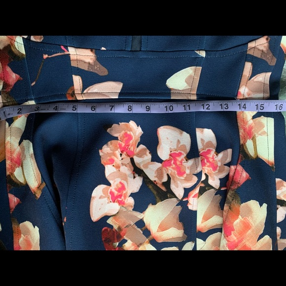 🌺 BEAUTIFUL FLORAL DRESS - Picture 6 of 11